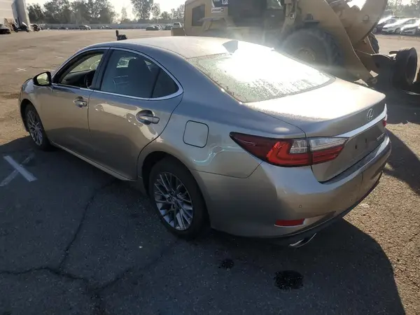 58ABK1GG5JU101514 2018 LEXUS ES - Image 2