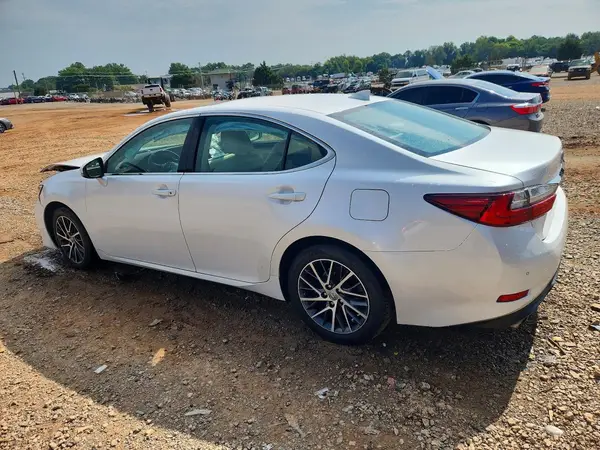 58ABK1GG5JU103229 2018 LEXUS ES - Image 2