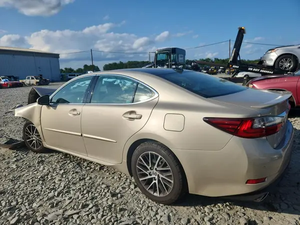 58ABK1GG5JU106003 2018 LEXUS ES - Image 2