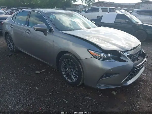 58ABK1GG5JU106437 2018 LEXUS ES - Image 1