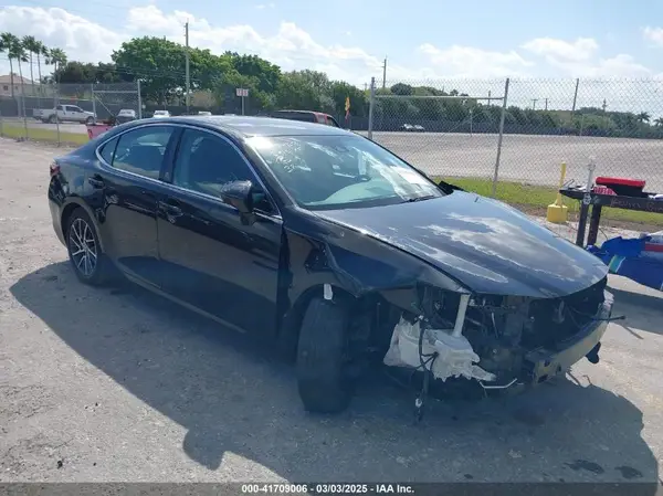 58ABK1GG5JU106941 2018 LEXUS ES - Image 1