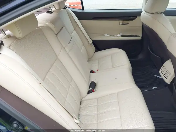 58ABK1GG5JU108978 2018 LEXUS ES - Image 8