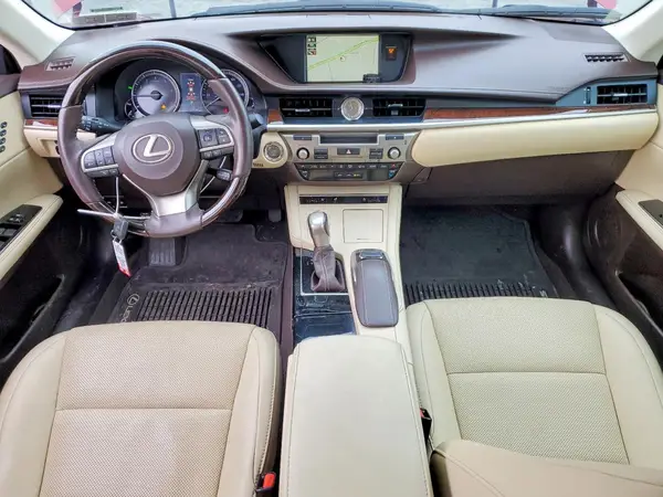 58ABK1GG5JU109256 2018 LEXUS ES - Image 8
