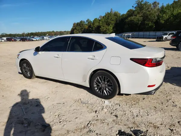 58ABK1GG5JU111895 2018 LEXUS ES - Image 2