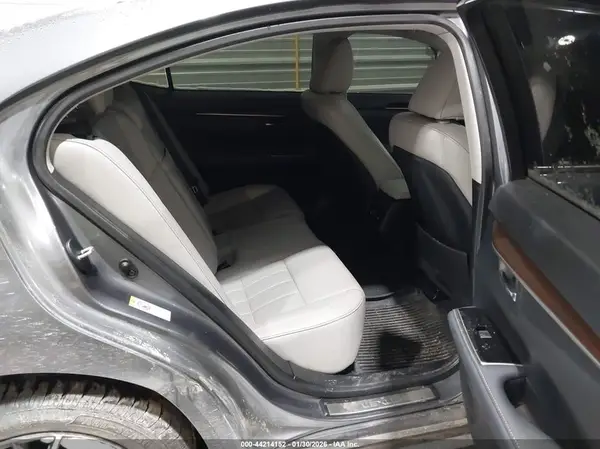 58ABK1GG5JU113324 2018 LEXUS ES - Image 8