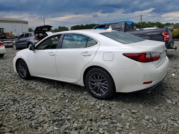 58ABK1GG5JU114666 2018 LEXUS ES - Image 2