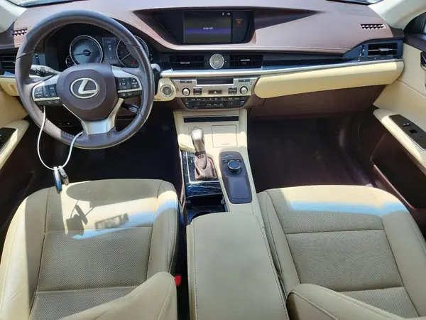 58ABK1GG5JU116868 2018 LEXUS ES - Image 8