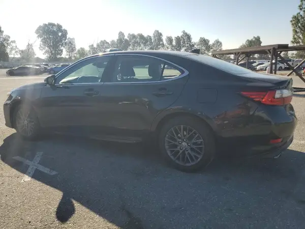 58ABK1GG5JU117938 2018 LEXUS ES - Image 2