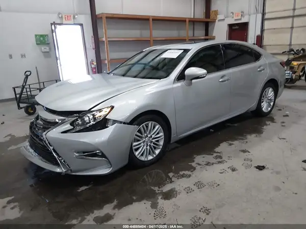 58ABK1GG6GU004766 2016 LEXUS ES - Image 2