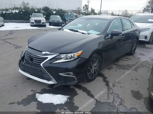 58ABK1GG6GU004881 2016 LEXUS ES - Image 2