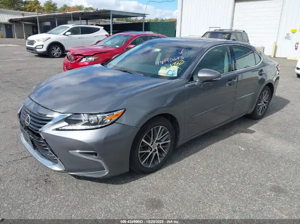 58ABK1GG6GU021518 2016 LEXUS ES - Image 2