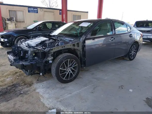 58ABK1GG6GU022796 2016 LEXUS ES - Image 2