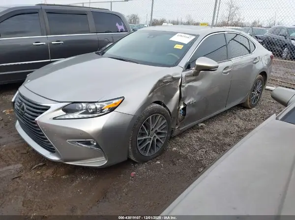 58ABK1GG6GU026072 2016 LEXUS ES - Image 2