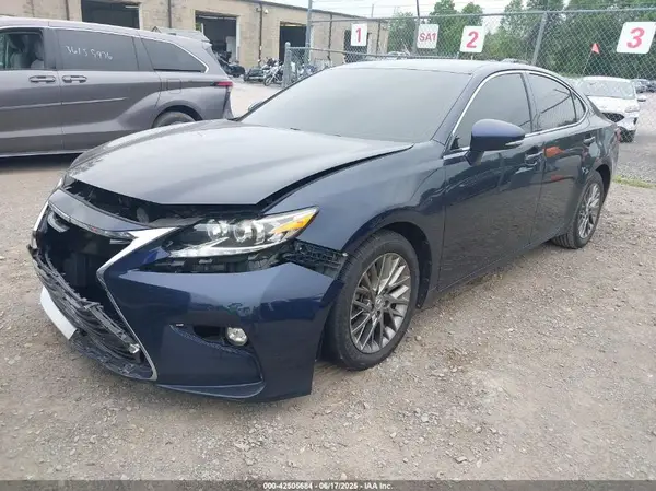 58ABK1GG6GU027240 2016 LEXUS ES - Image 2