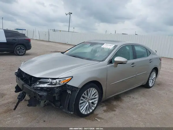 58ABK1GG6GU029358 2016 LEXUS ES - Image 2