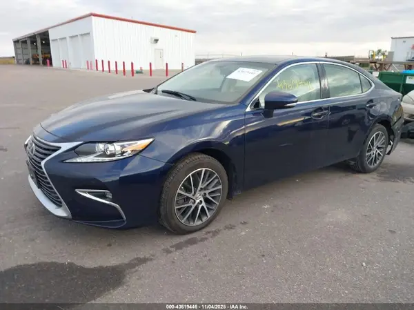 58ABK1GG6GU033751 2016 LEXUS ES - Image 2