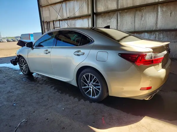 58ABK1GG6GU034723 2016 LEXUS ES - Image 2