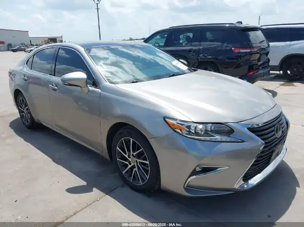 58ABK1GG6HU040572 2017 LEXUS ES - Image 1
