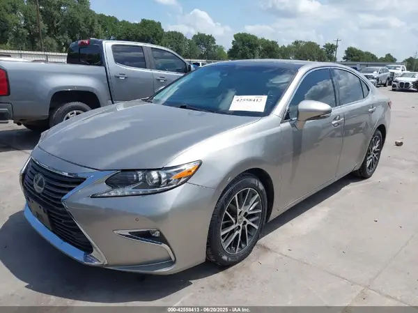 58ABK1GG6HU040572 2017 LEXUS ES - Image 2