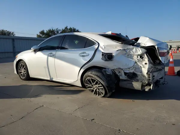 58ABK1GG6HU040605 2017 LEXUS ES - Image 2