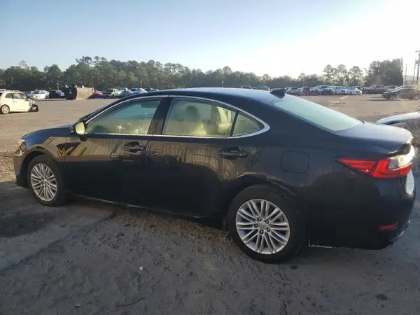 58ABK1GG6HU045867 2017 LEXUS ES - Image 2