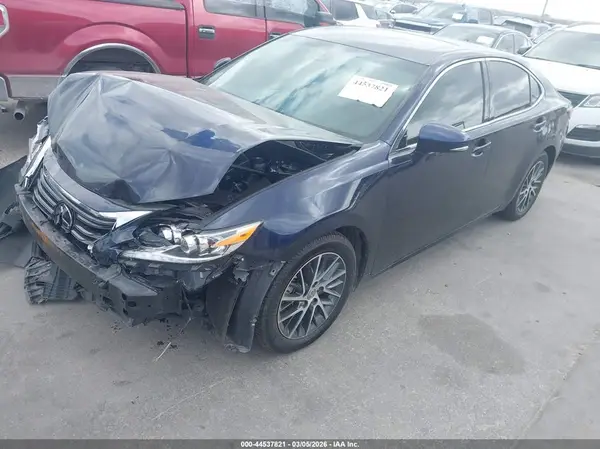 58ABK1GG6HU046338 2017 LEXUS ES - Image 2