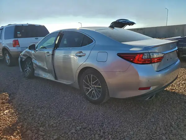 58ABK1GG6HU047070 2017 LEXUS ES - Image 2