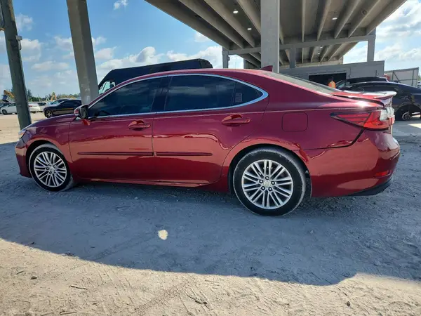 58ABK1GG6HU047876 2017 LEXUS ES - Image 2