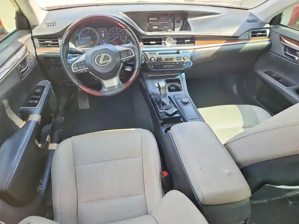 58ABK1GG6HU047876 2017 LEXUS ES - Image 8