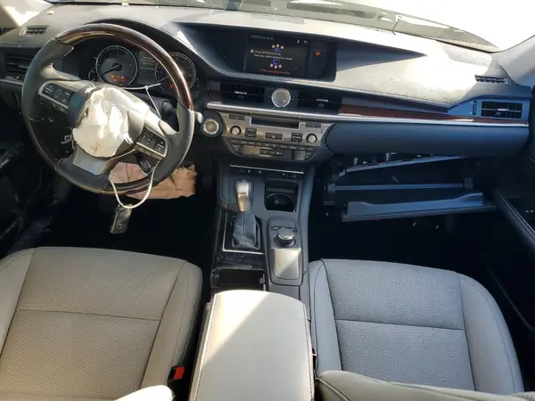 58ABK1GG6HU047991 2017 LEXUS ES - Image 8