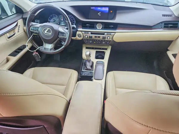 58ABK1GG6HU049143 2017 LEXUS ES - Image 8