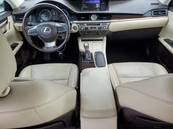 58ABK1GG6HU052673 2017 LEXUS ES - Image 8