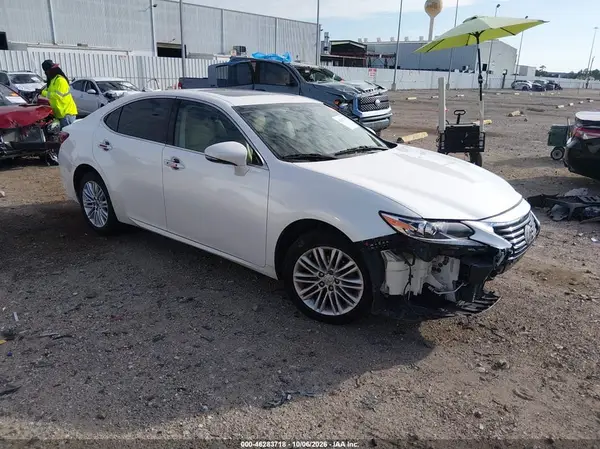 58ABK1GG6HU054360 2017 LEXUS ES - Image 1
