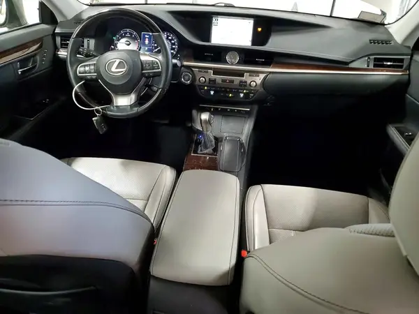 58ABK1GG6HU055573 2017 LEXUS ES - Image 8