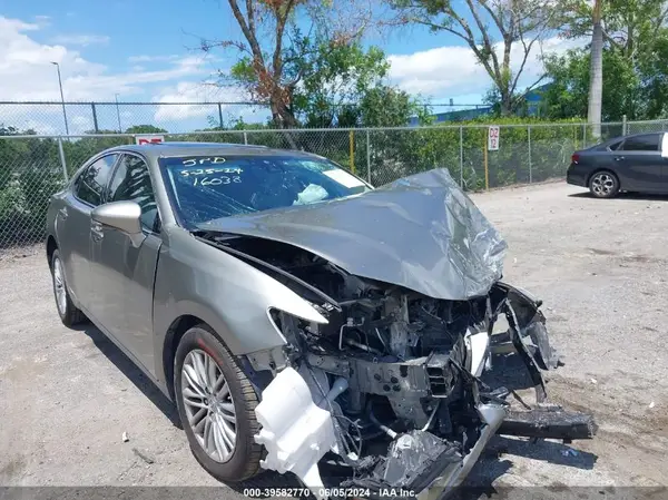 58ABK1GG6HU061308 2017 LEXUS ES - Image 1