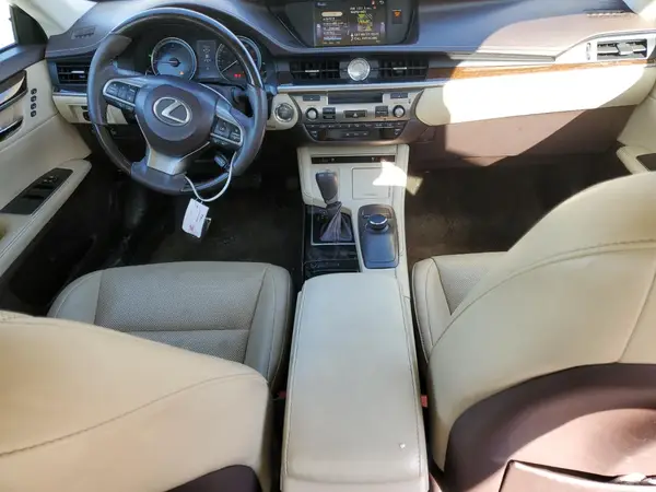 58ABK1GG6HU064452 2017 LEXUS ES - Image 8