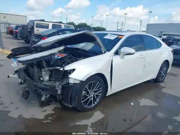 58ABK1GG6HU064919 2017 LEXUS ES - Image 2