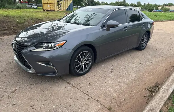 58ABK1GG6HU066301 2017 LEXUS ES - Image 2