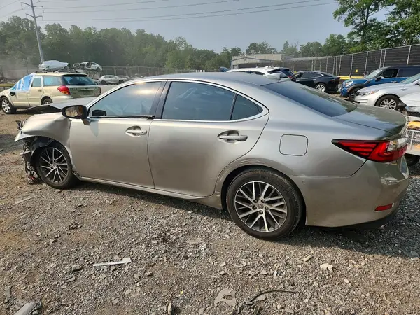 58ABK1GG6HU067173 2017 LEXUS ES - Image 2