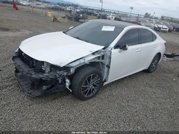 58ABK1GG6HU067254 2017 LEXUS ES - Image 2