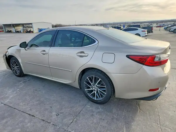 58ABK1GG6HU073118 2017 LEXUS ES - Image 2