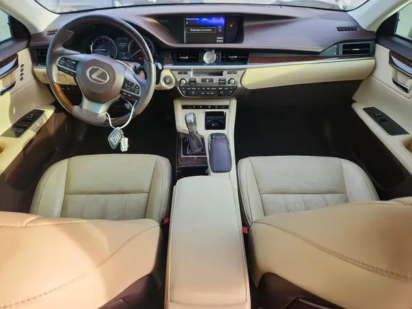 58ABK1GG6HU073118 2017 LEXUS ES - Image 8