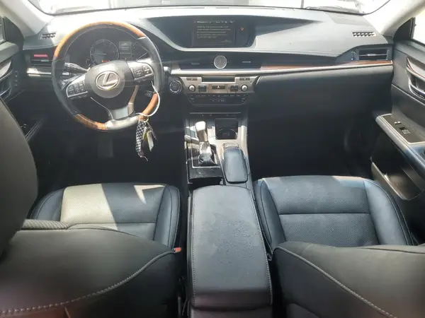 58ABK1GG6HU073992 2017 LEXUS ES - Image 8