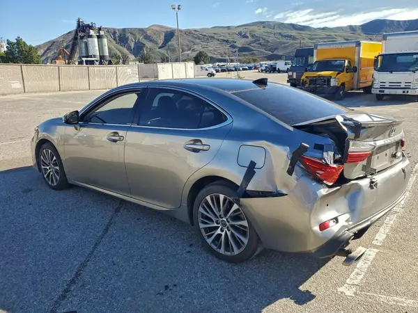 58ABK1GG6HU076777 2017 LEXUS ES - Image 2