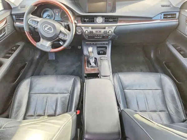 58ABK1GG6HU077590 2017 LEXUS ES - Image 8