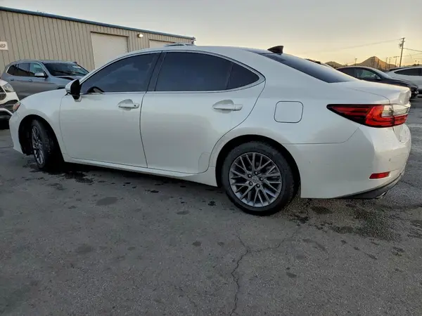58ABK1GG6JU080477 2018 LEXUS ES - Image 2