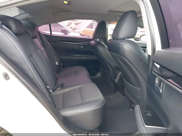 58ABK1GG6JU081354 2018 LEXUS ES - Image 8