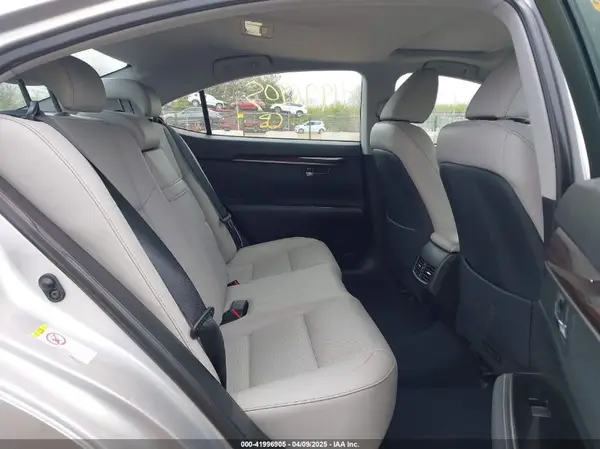 58ABK1GG6JU081676 2018 LEXUS ES - Image 8