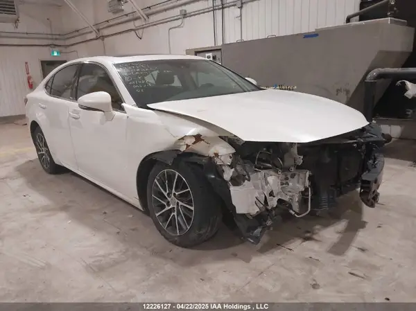 58ABK1GG6JU082827 2018 LEXUS ES - Image 1