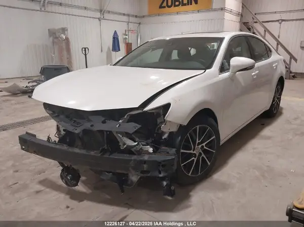 58ABK1GG6JU082827 2018 LEXUS ES - Image 2